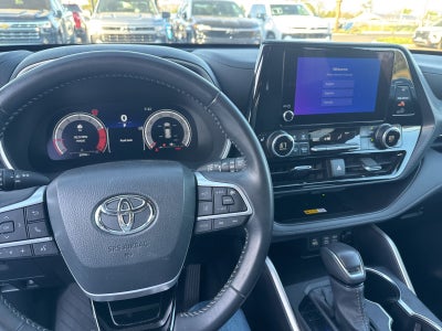 2025 Toyota Highlander Base