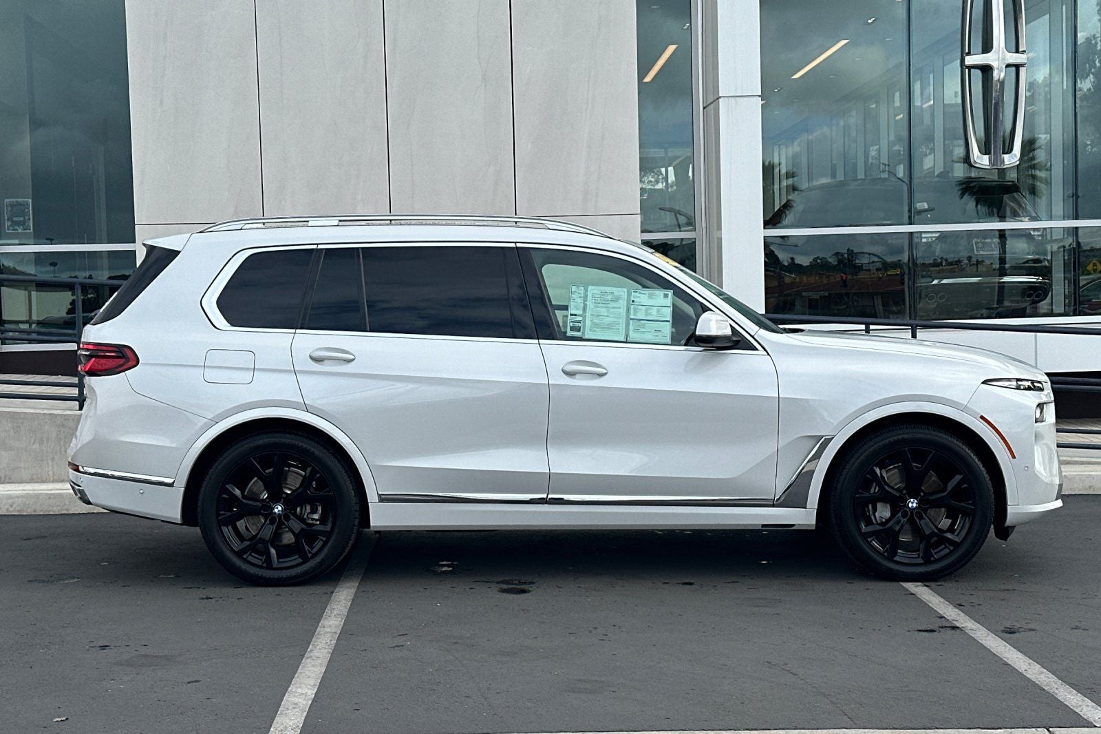 2023 BMW X7 xDrive40i