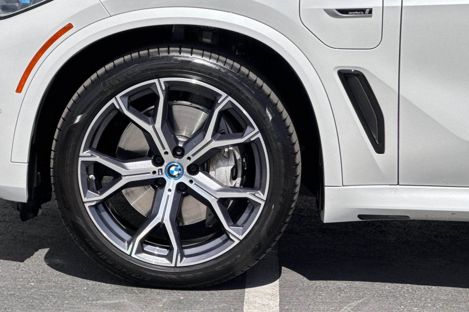 2023 BMW X5 xDrive45e