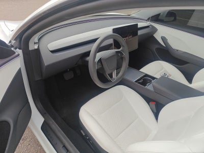 2025 Tesla Model 3 Base