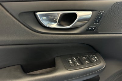 2024 Volvo S60 B5 Plus Dark Theme