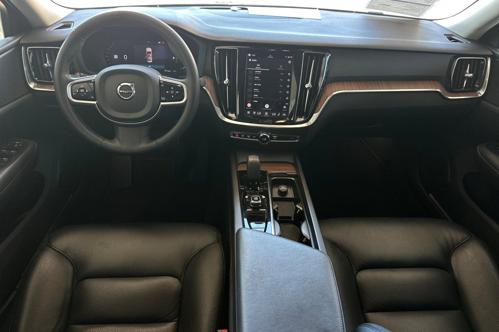2024 Volvo S60 B5 Plus Dark Theme