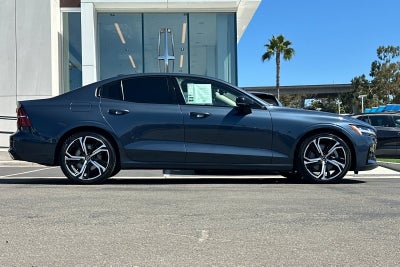 2024 Volvo S60 B5 Plus Dark Theme