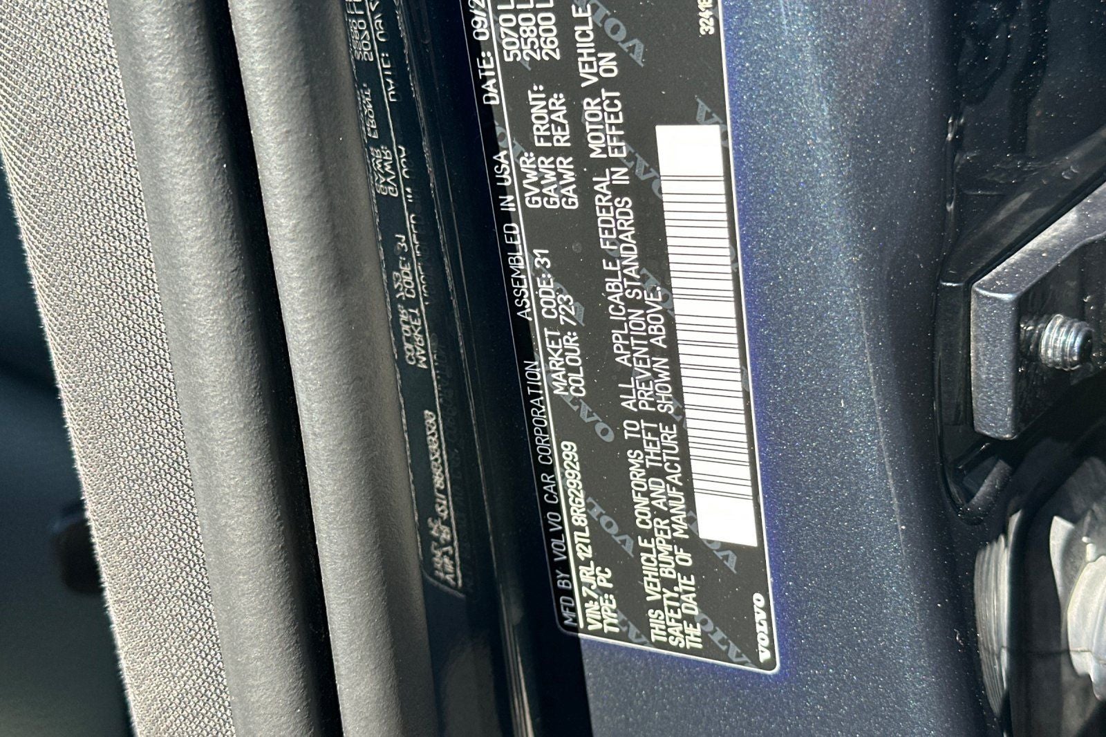 2024 Volvo S60 B5 Plus Dark Theme