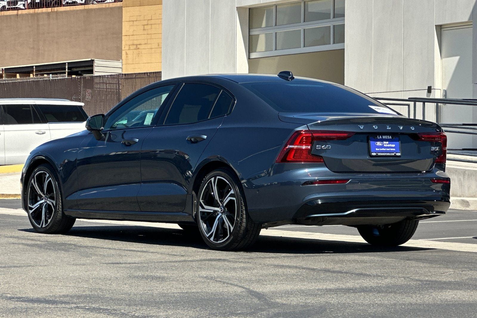 2024 Volvo S60 B5 Plus Dark Theme
