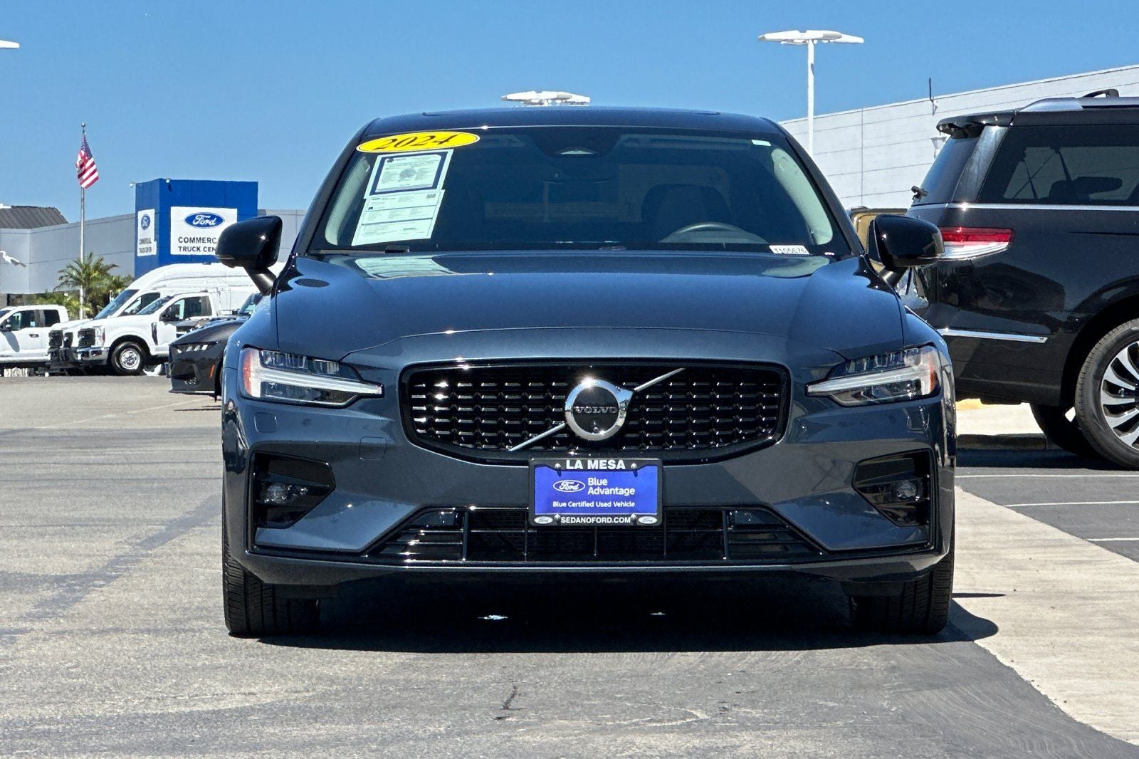 2024 Volvo S60 B5 Plus Dark Theme