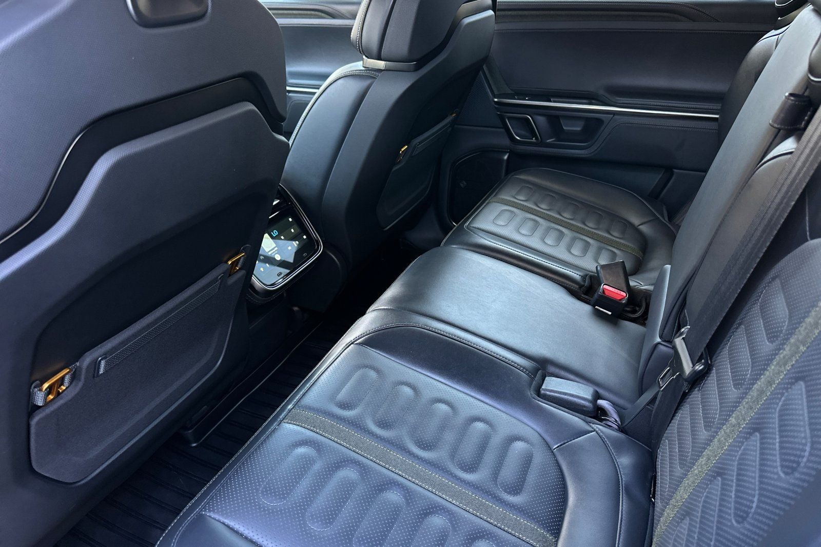 2024 Rivian R1S Adventure Dual Motor Large Pack