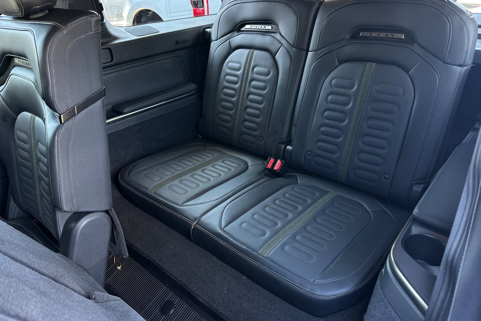 2024 Rivian R1S Adventure Dual Motor Large Pack
