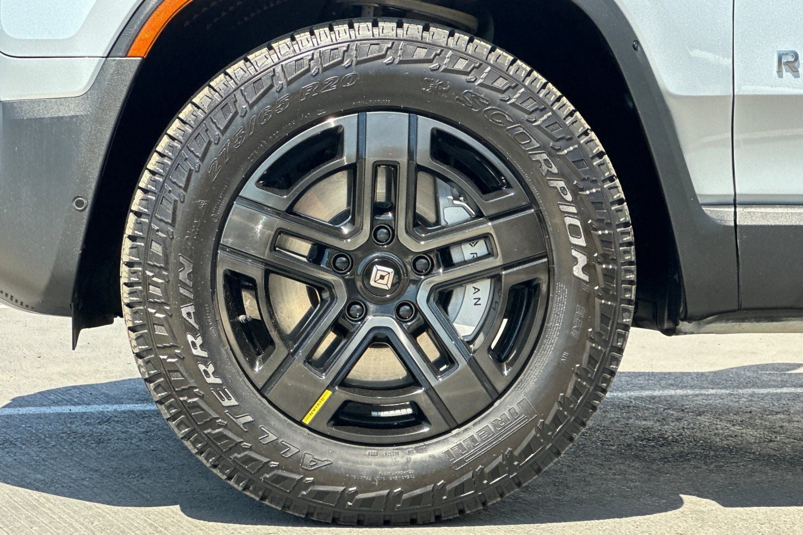 2024 Rivian R1S Adventure Dual Motor Large Pack