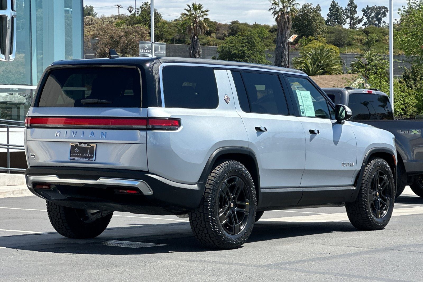 2024 Rivian R1S Adventure Dual Motor Large Pack
