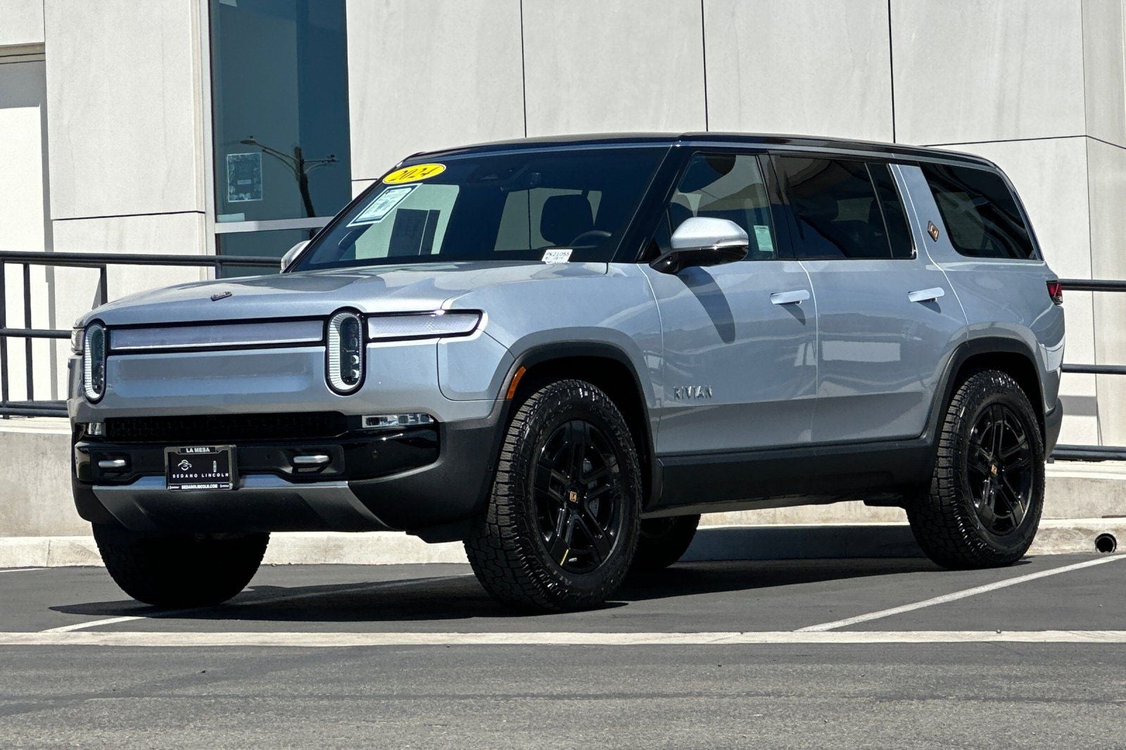 2024 Rivian R1S Adventure Dual Motor Large Pack