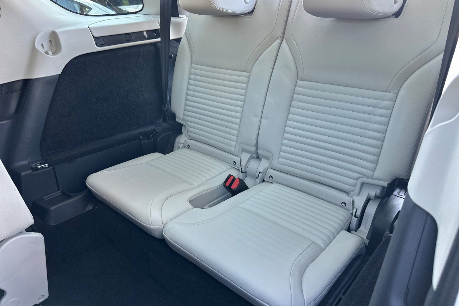 2025 Land Rover Discovery Dynamic SE