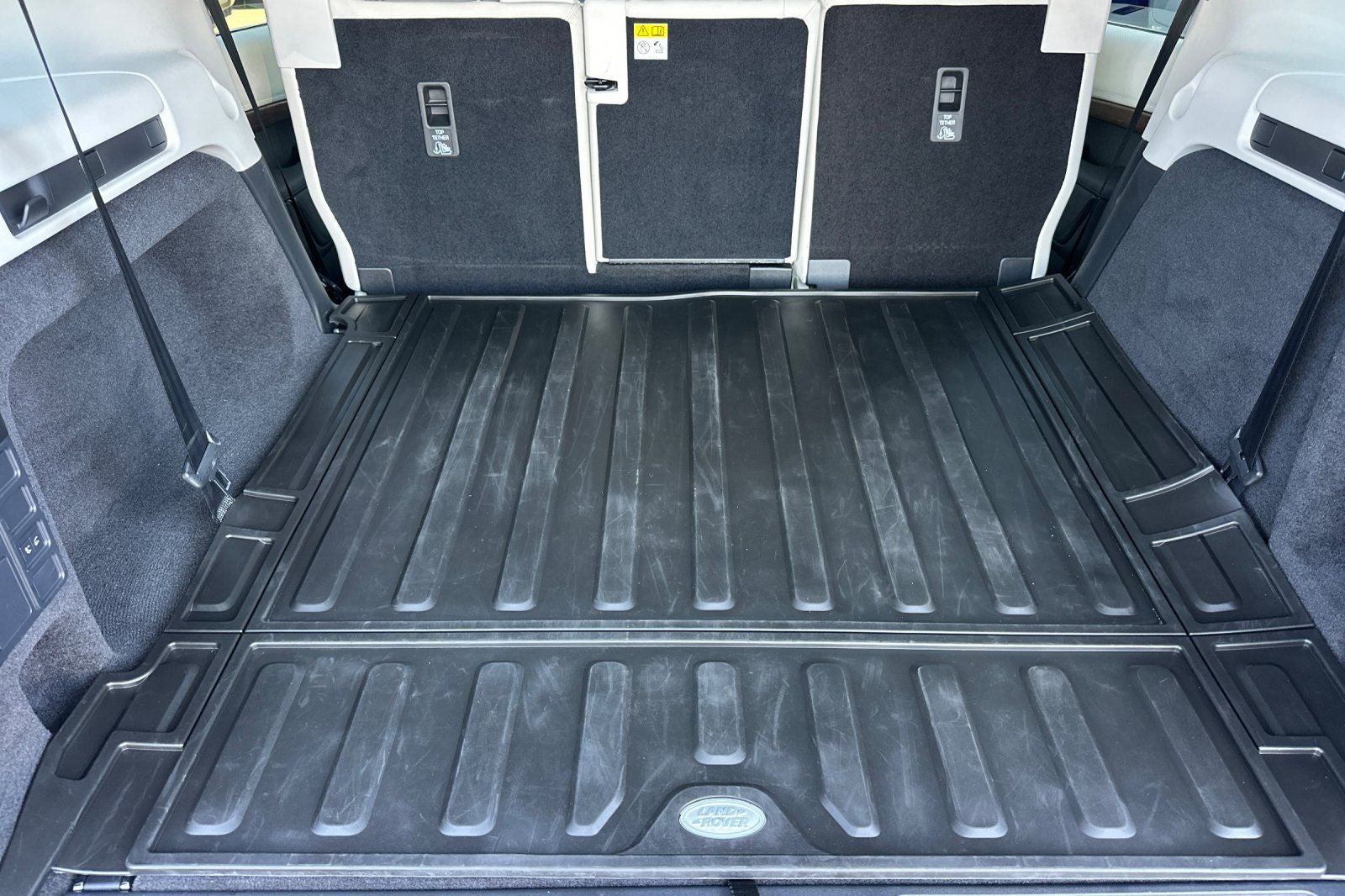 2025 Land Rover Discovery Dynamic SE