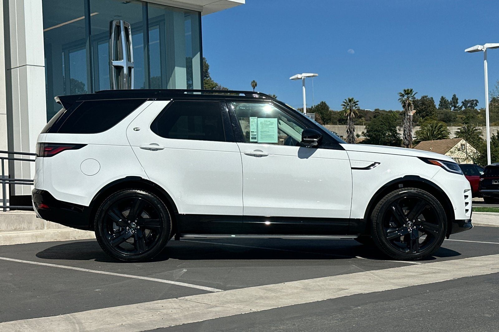 2025 Land Rover Discovery Dynamic SE