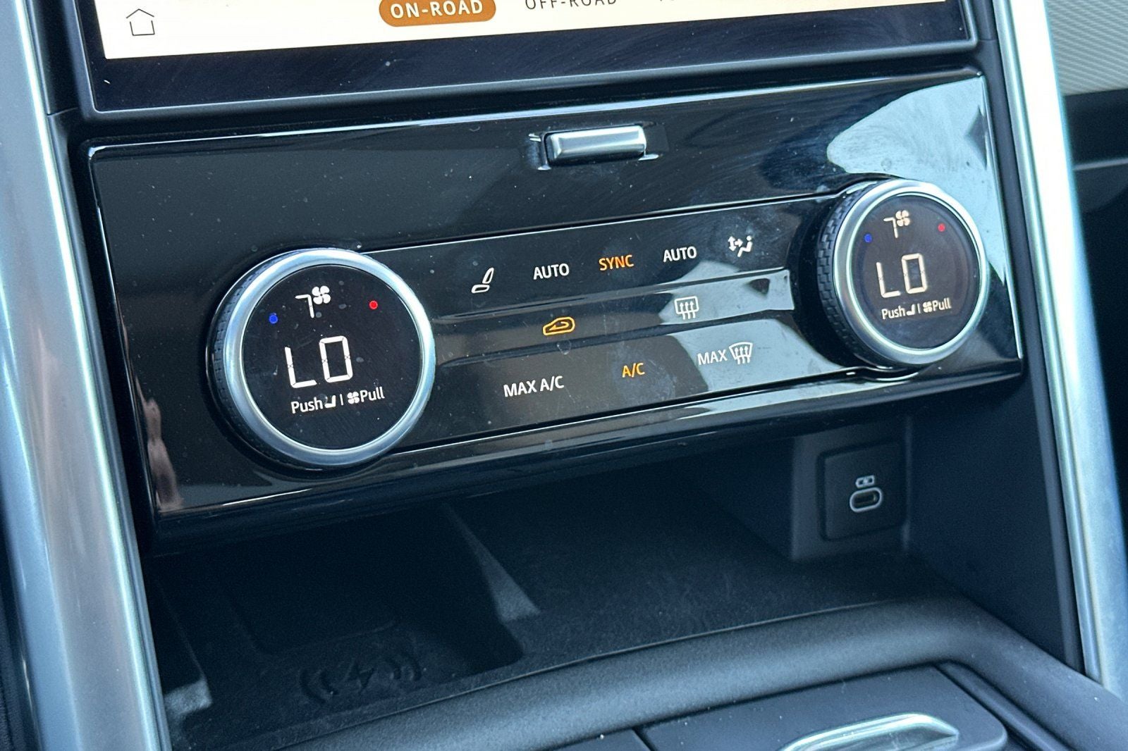 2025 Land Rover Discovery Dynamic SE