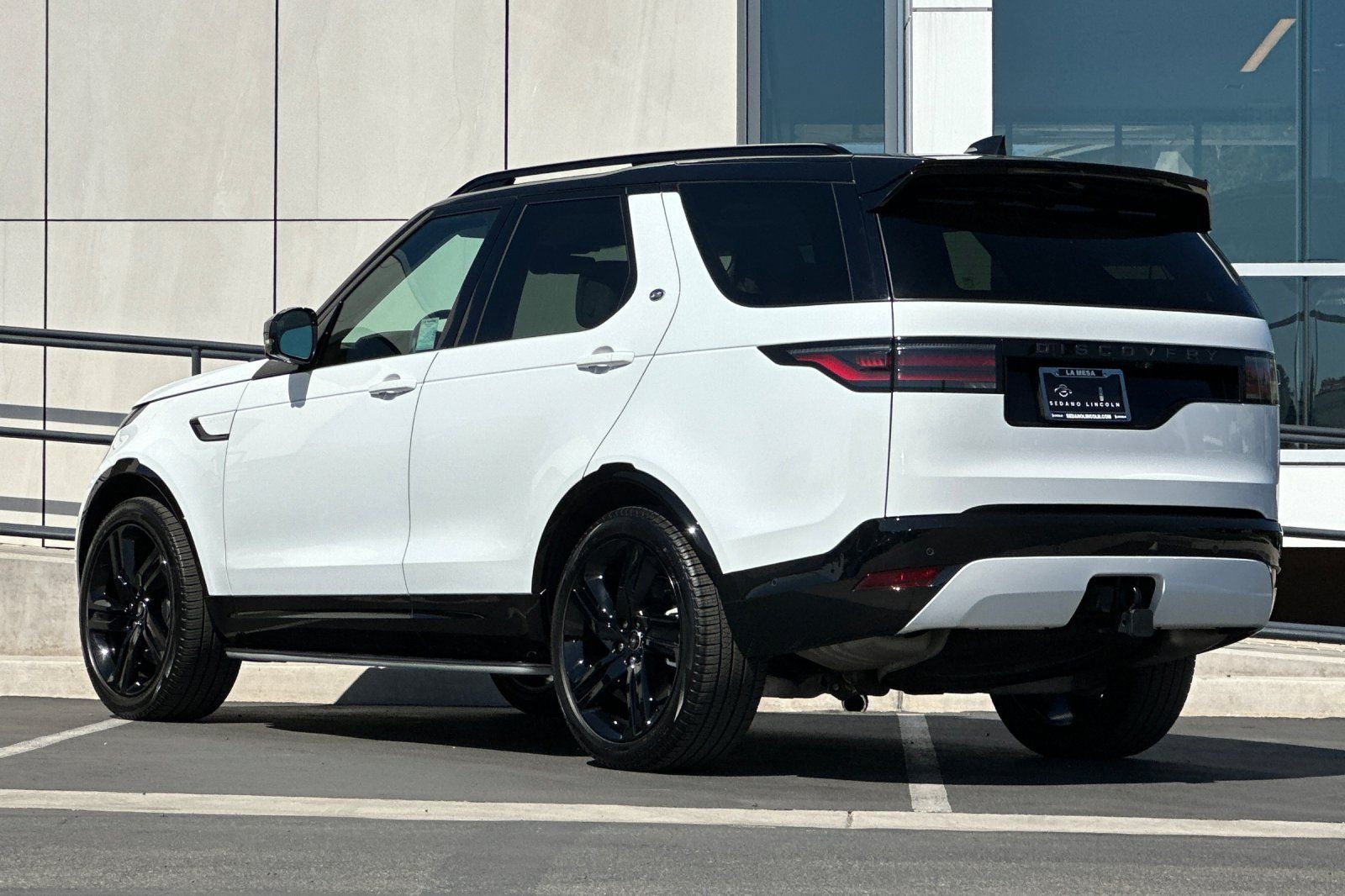 2025 Land Rover Discovery Dynamic SE
