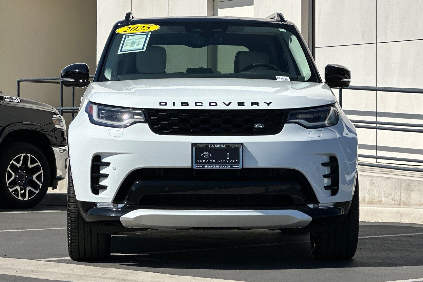 2025 Land Rover Discovery Dynamic SE