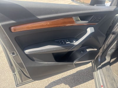 2023 Audi Q5 45 S line Premium quattro