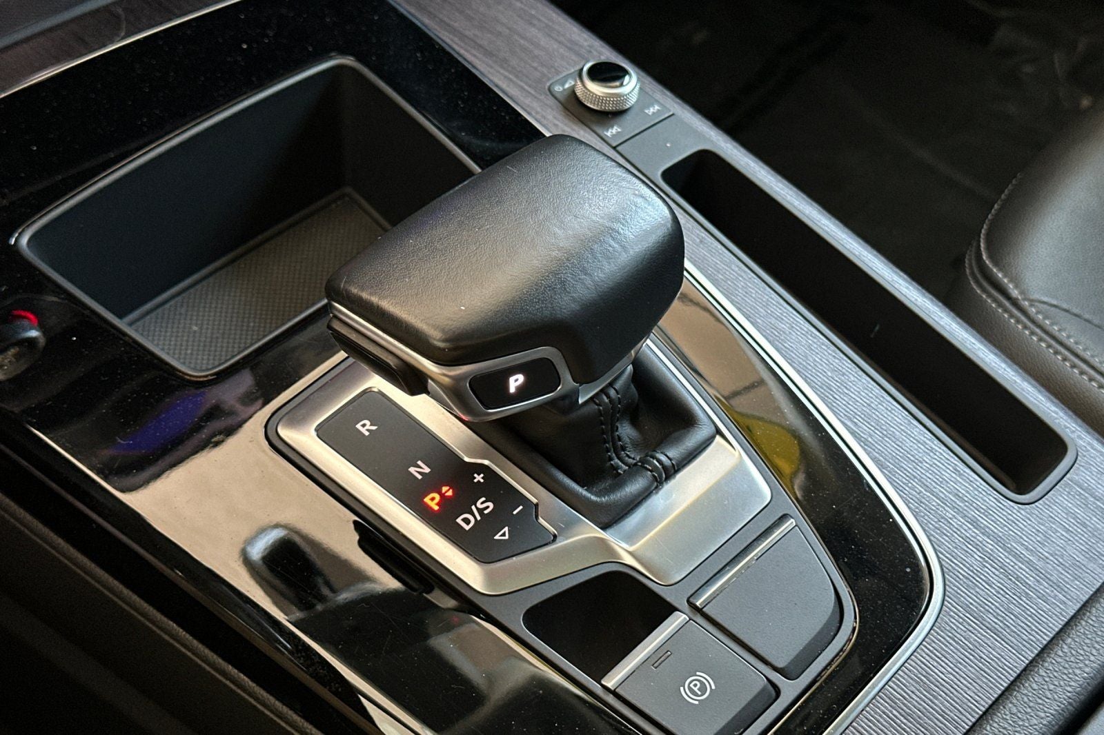 2022 Audi Q5 45 S line Premium quattro