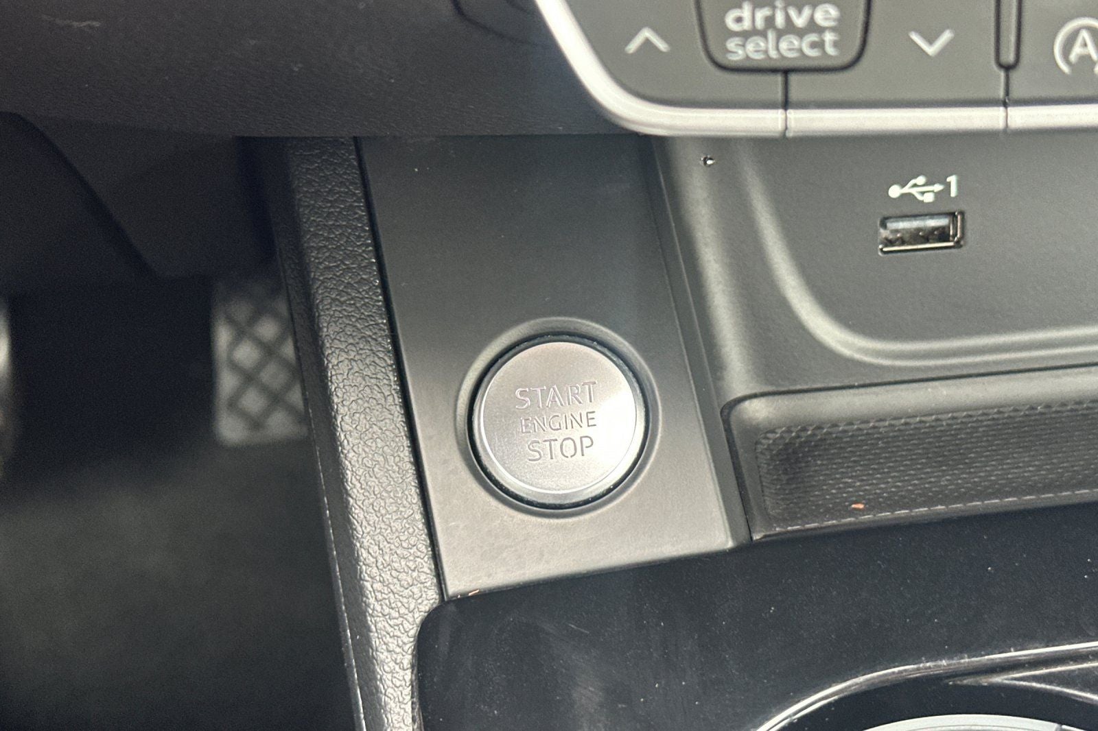 2022 Audi A4 40 Premium quattro