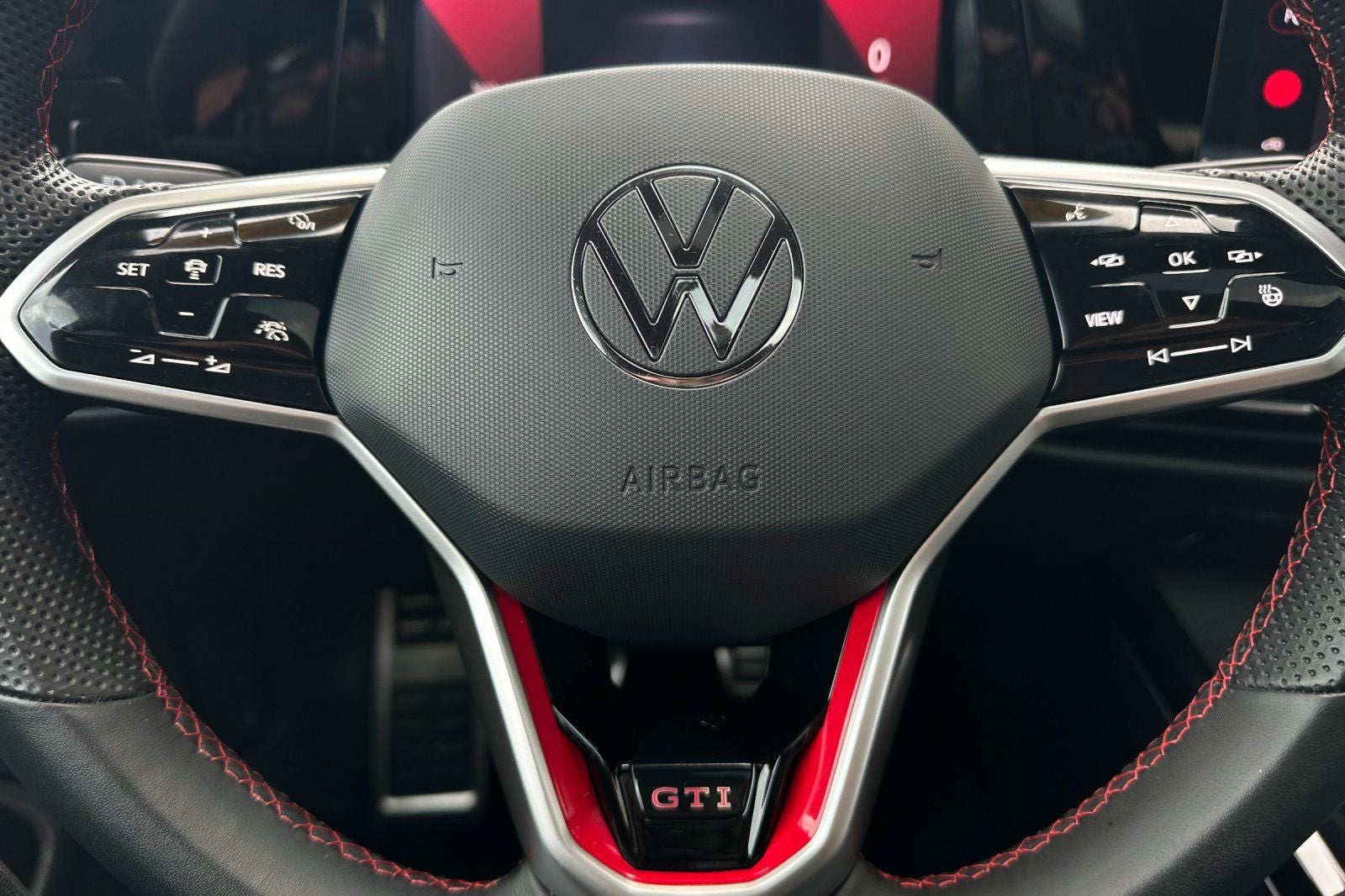 2024 Volkswagen Golf GTI Autobahn