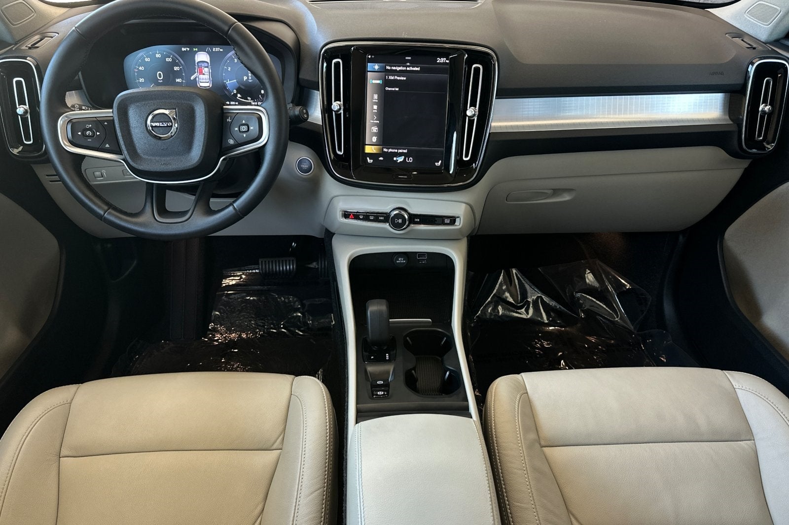 2022 Volvo XC40 Momentum