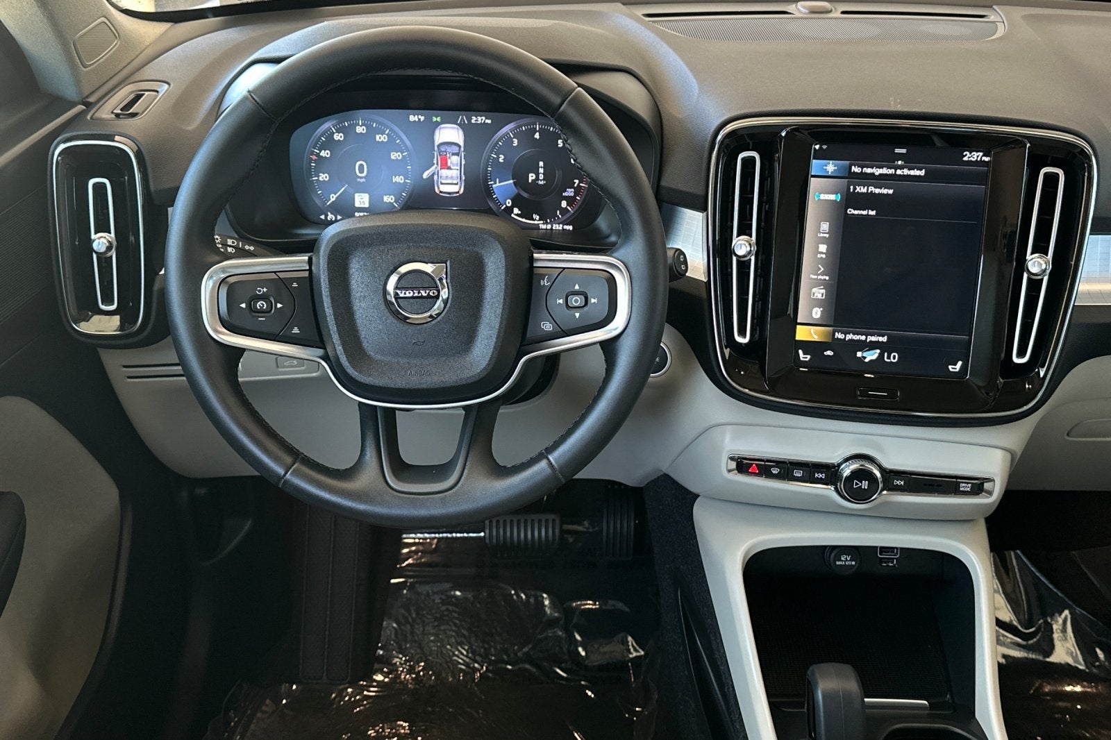 2022 Volvo XC40 Momentum