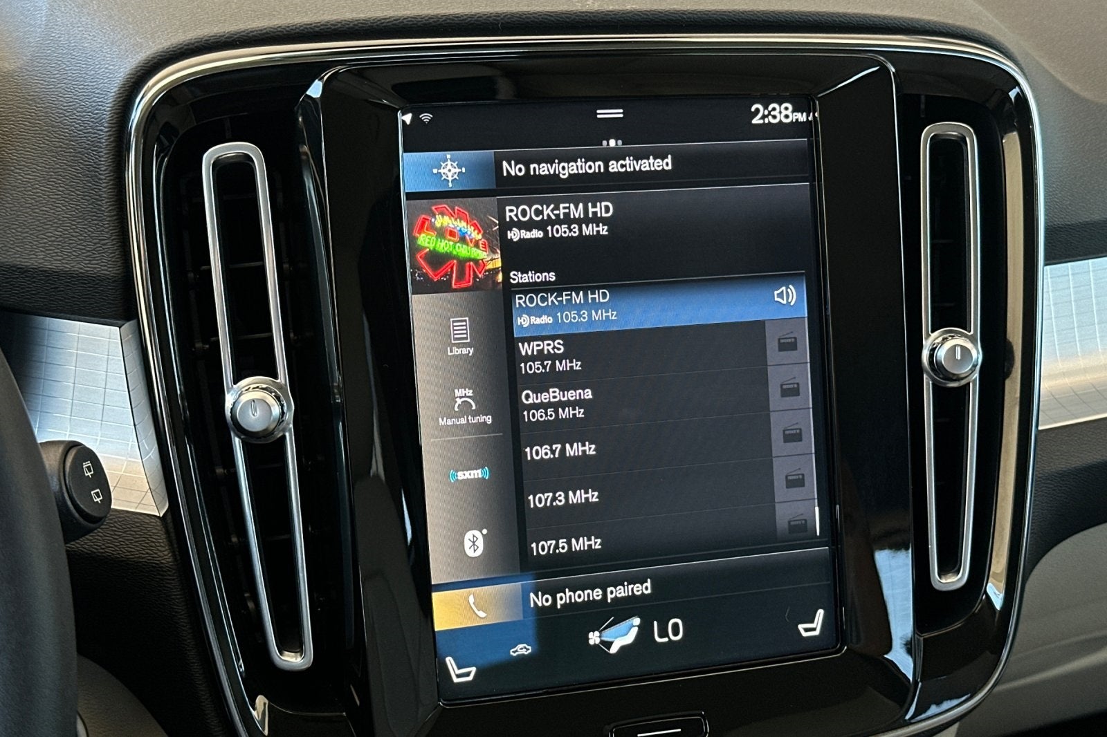 2022 Volvo XC40 Momentum