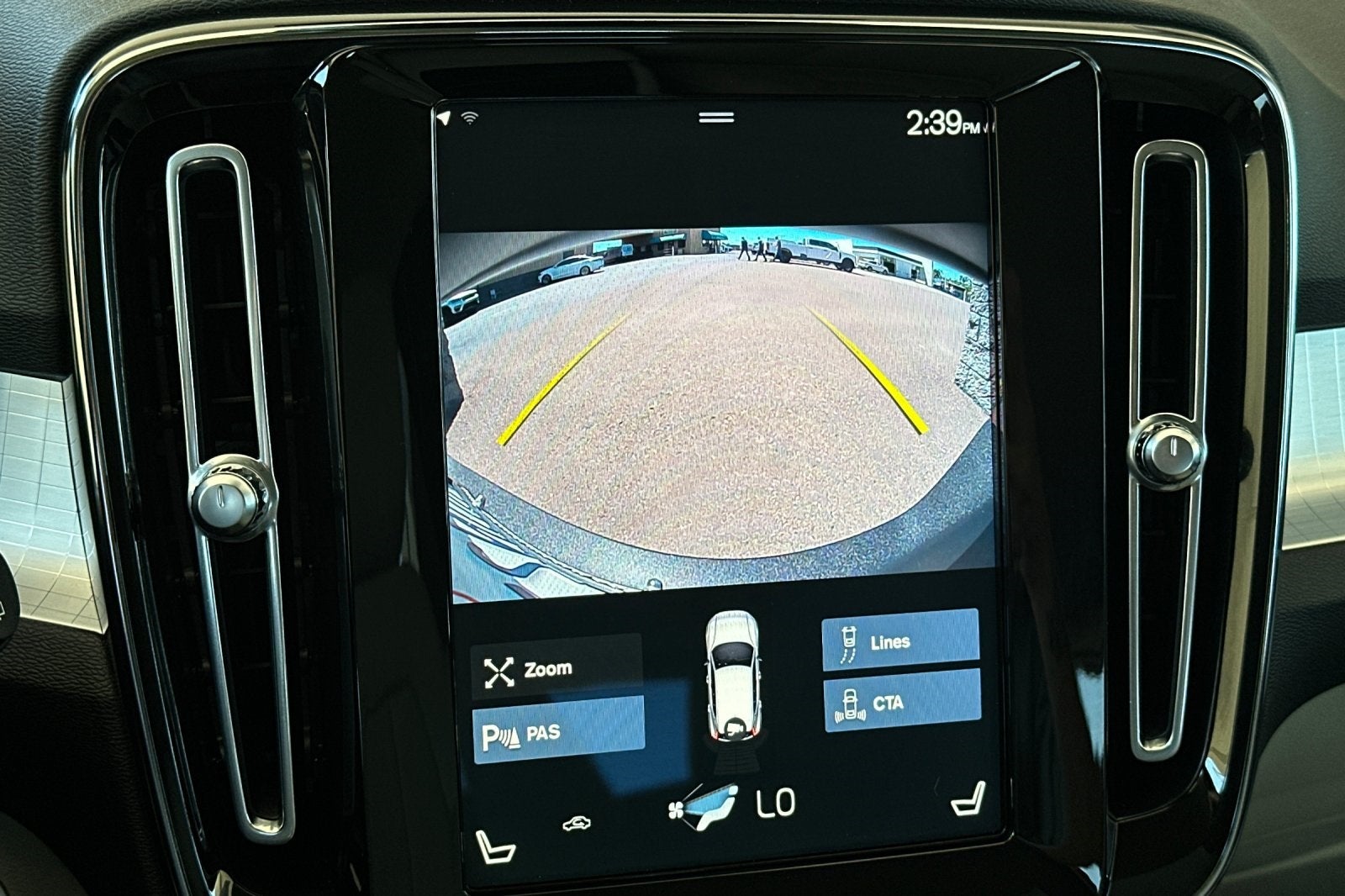 2022 Volvo XC40 Momentum