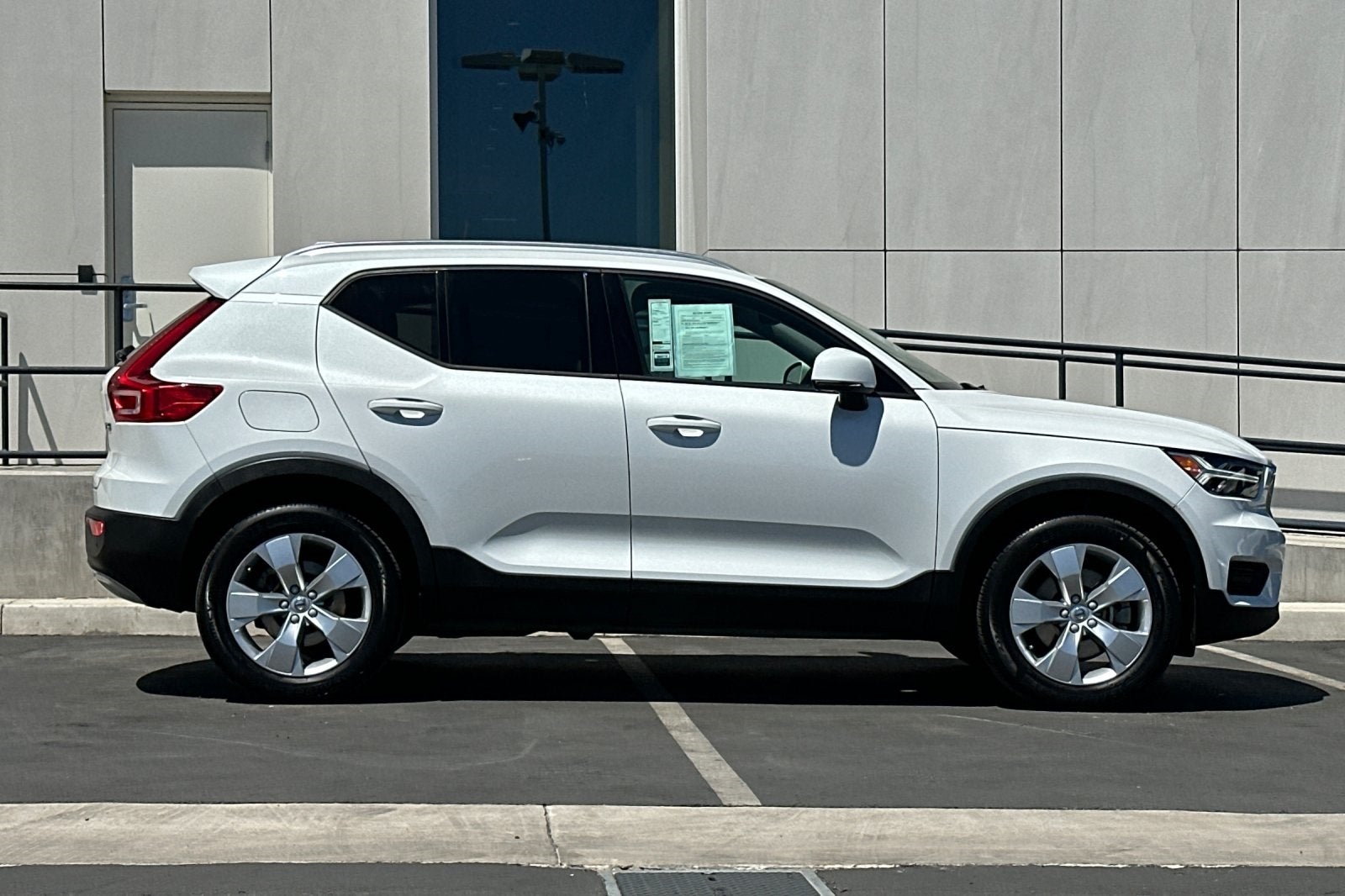 2022 Volvo XC40 Momentum