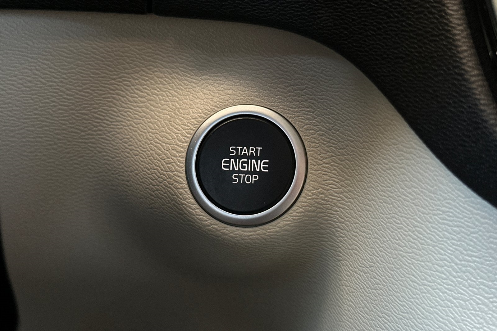 2022 Volvo XC40 Momentum