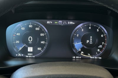 2022 Volvo XC40 Momentum