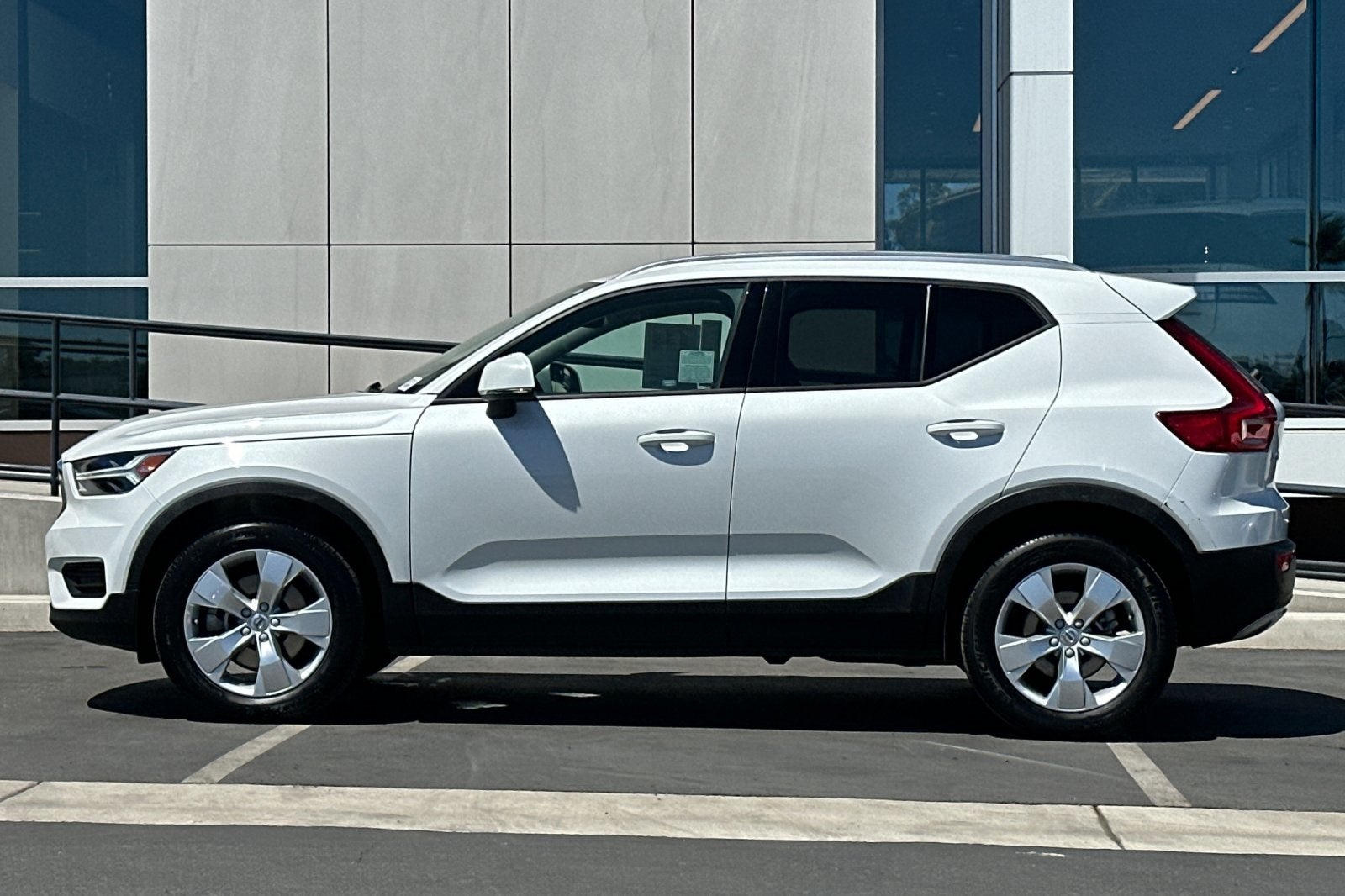 2022 Volvo XC40 Momentum