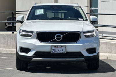 2022 Volvo XC40 Momentum