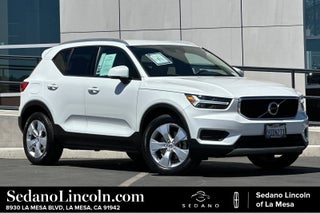 2022 Volvo XC40 Momentum