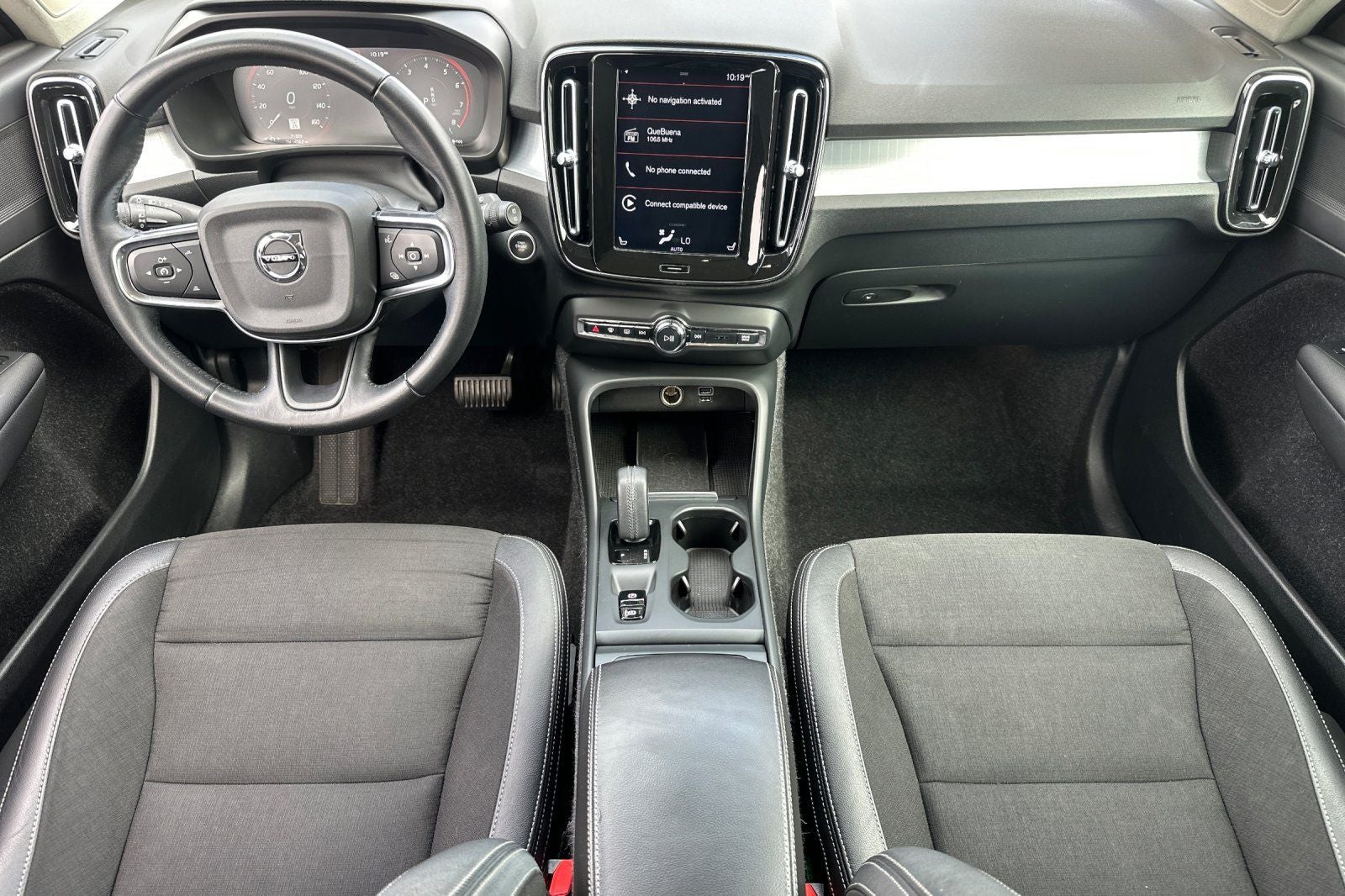 2020 Volvo XC40 Momentum