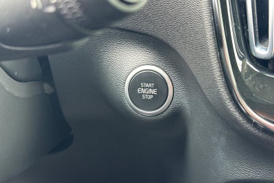 2020 Volvo XC40 Momentum