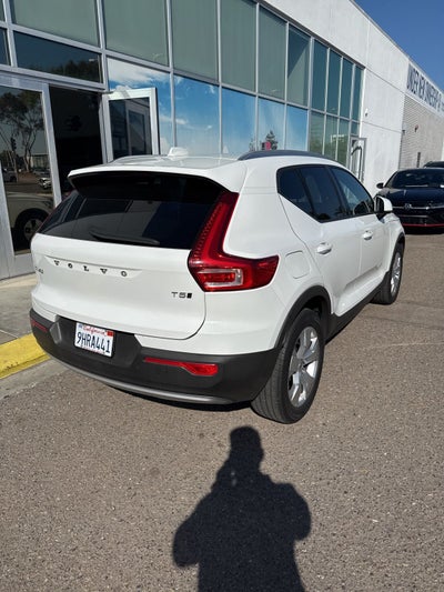 2020 Volvo XC40 Momentum