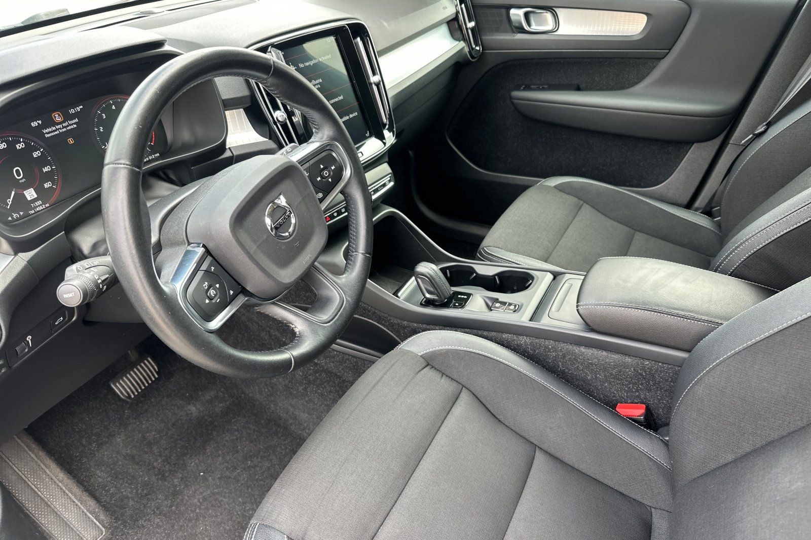 2020 Volvo XC40 Momentum