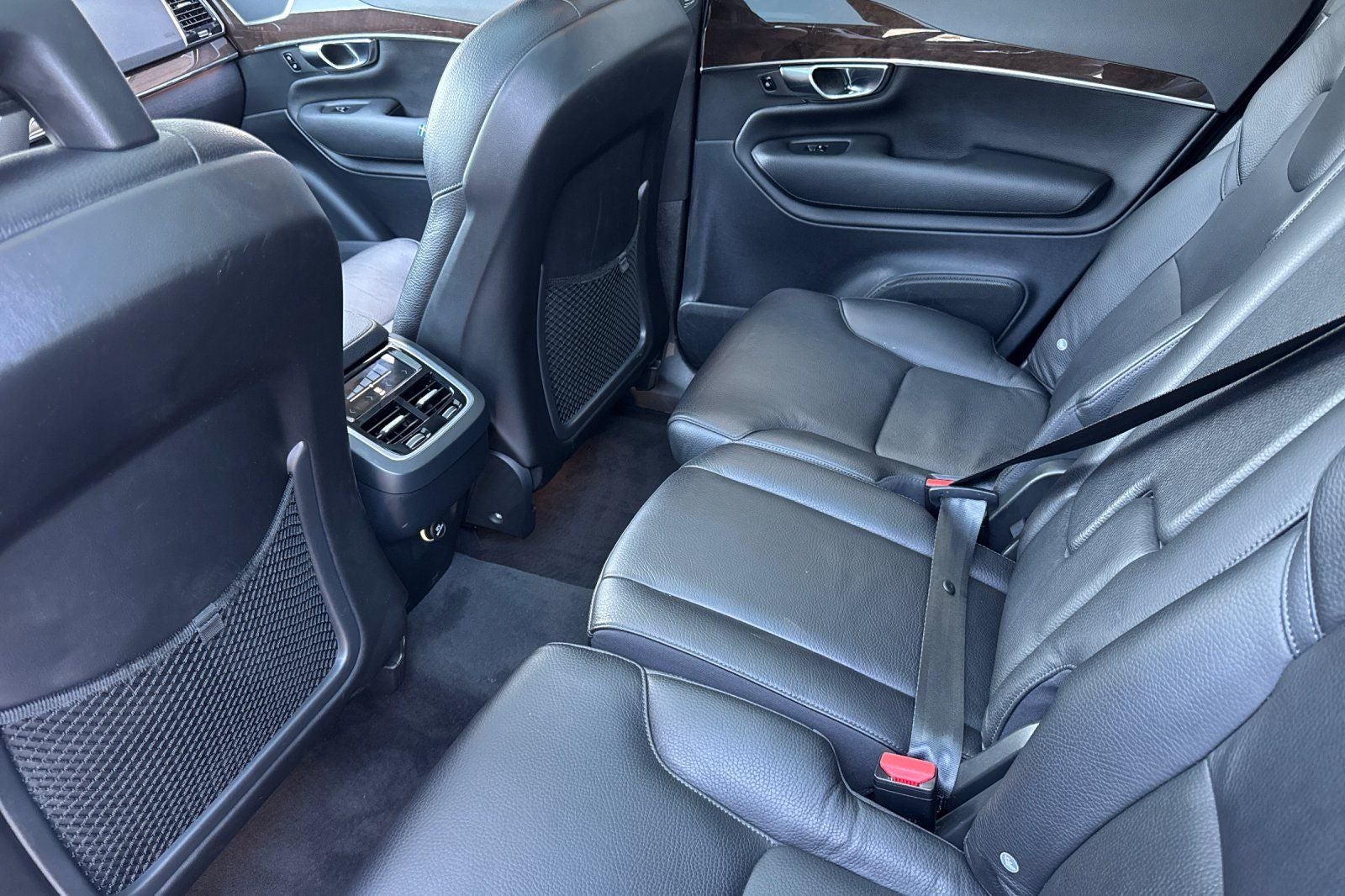 2017 Volvo XC90 T6 Momentum