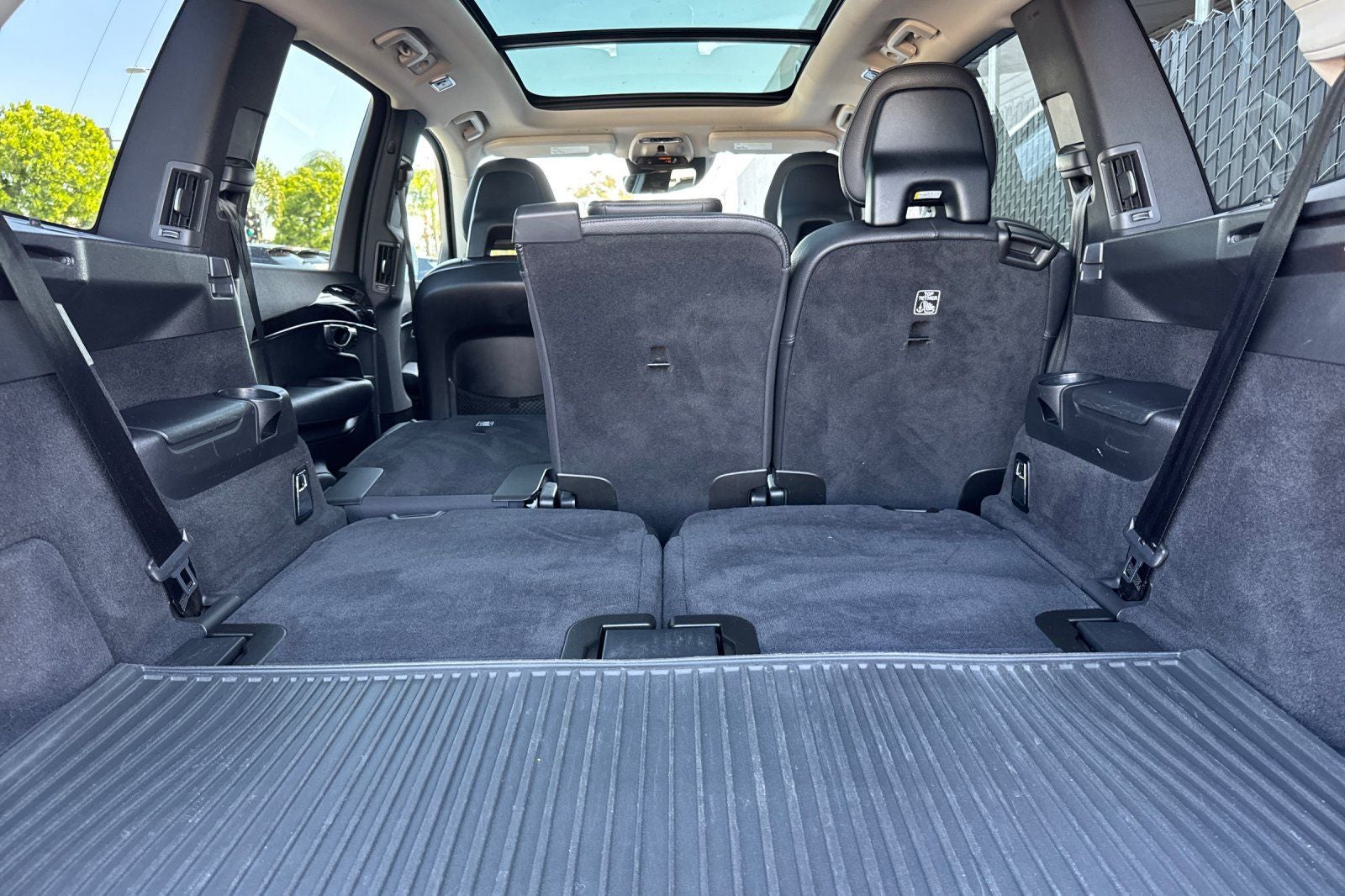 2017 Volvo XC90 T6 Momentum