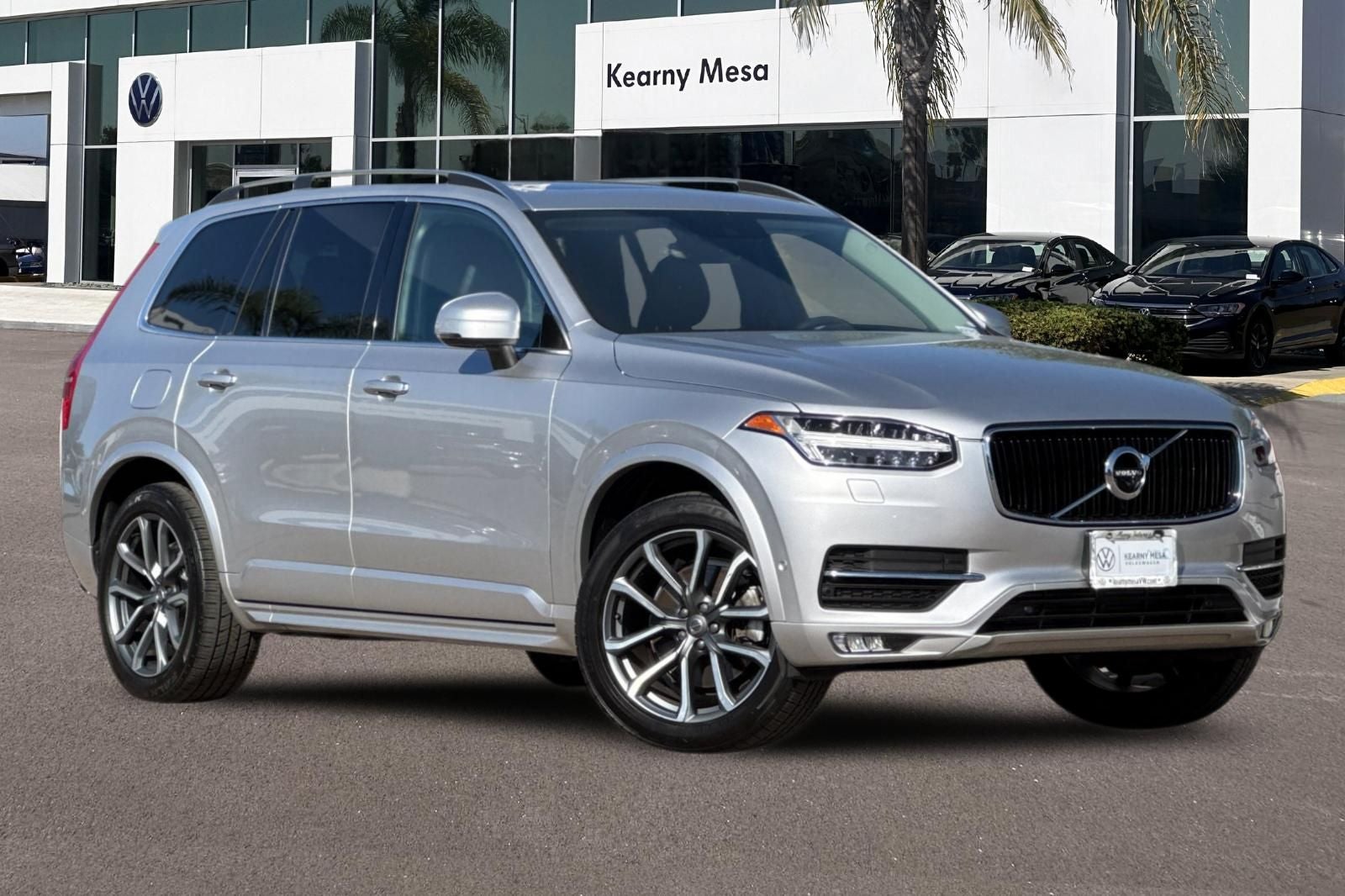2017 Volvo XC90 T6 Momentum