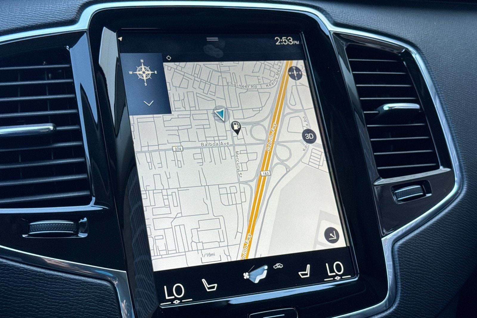 2017 Volvo XC90 T6 Momentum