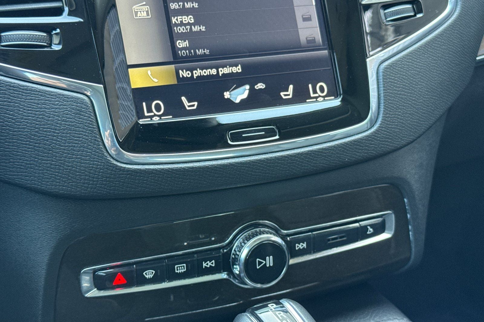 2017 Volvo XC90 T6 Momentum