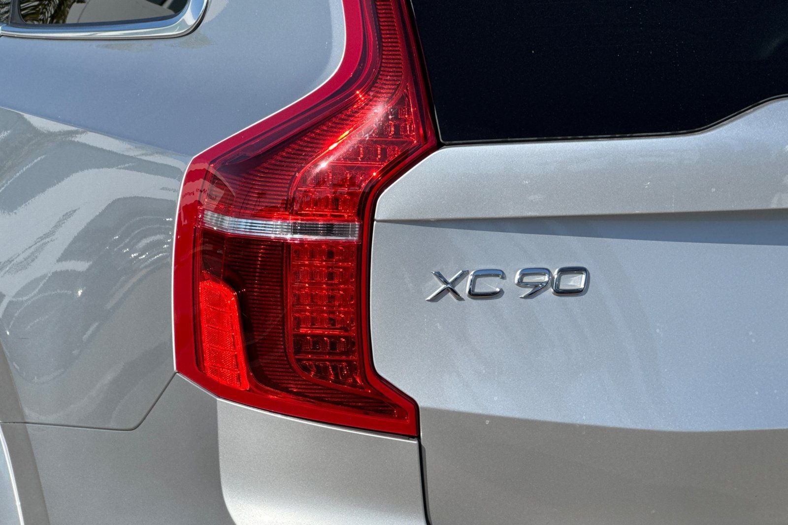 2017 Volvo XC90 T6 Momentum