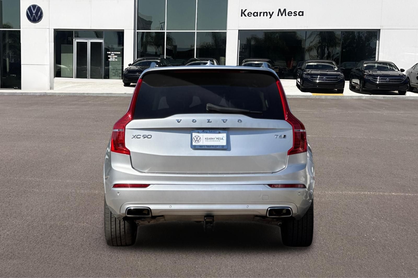 2017 Volvo XC90 T6 Momentum