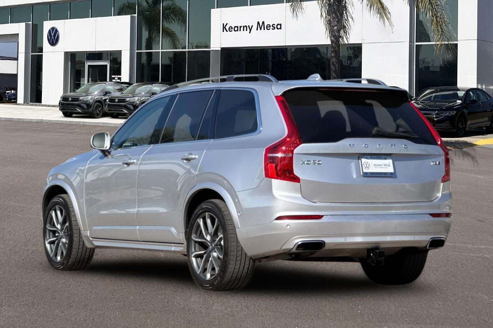 2017 Volvo XC90 T6 Momentum