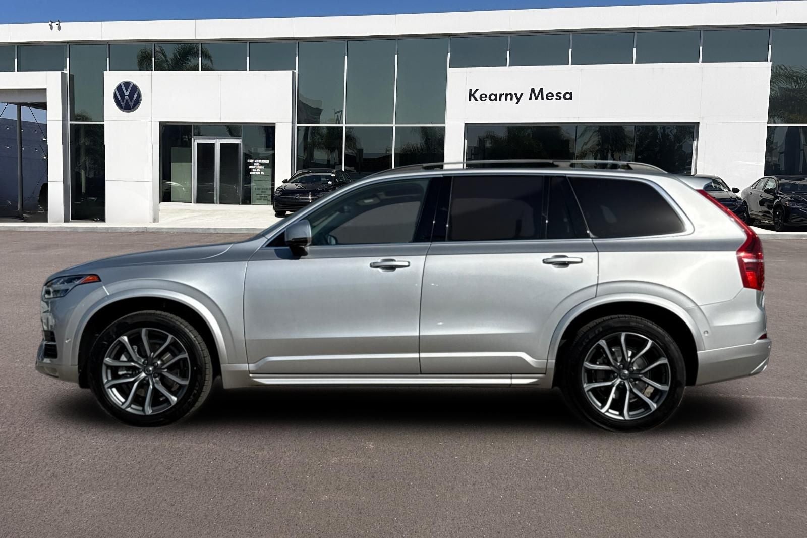 2017 Volvo XC90 T6 Momentum