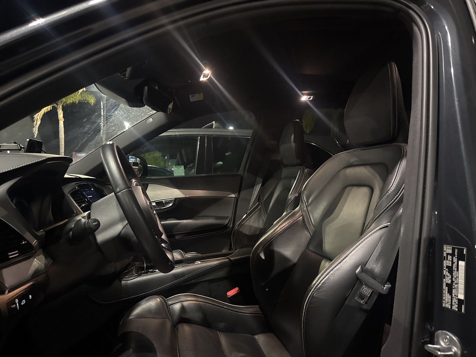 2022 Volvo XC90 Recharge Plug-In Hybrid T8 R-Design Extended Range 7P