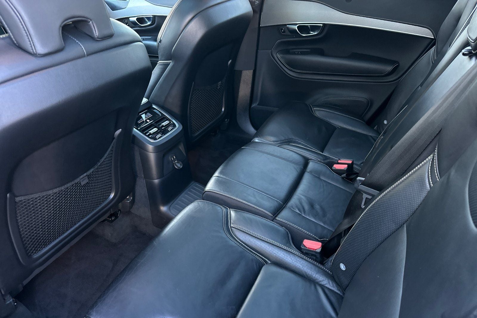 2022 Volvo XC90 Recharge Plug-In Hybrid T8 R-Design Extended Range 7P